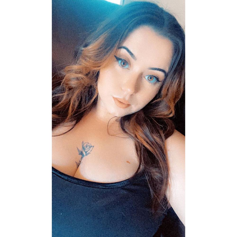 Meet your Posher, Laura julissa